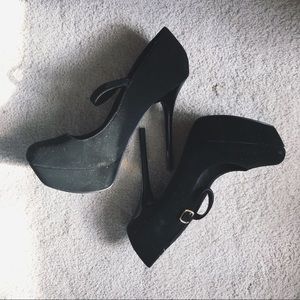NWOT Black Mary Jane Stilettos